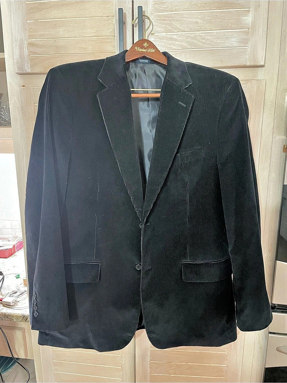 SADDLEBRED Men's Black pinwale corduroy jacket / sport coat Like New 42Regular